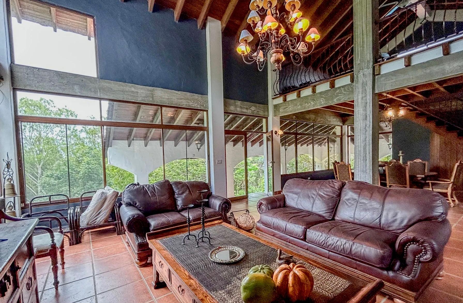 Hacienda Estilo Colonial de 10 Hectáreas en Sorá con Bosque y Cascada