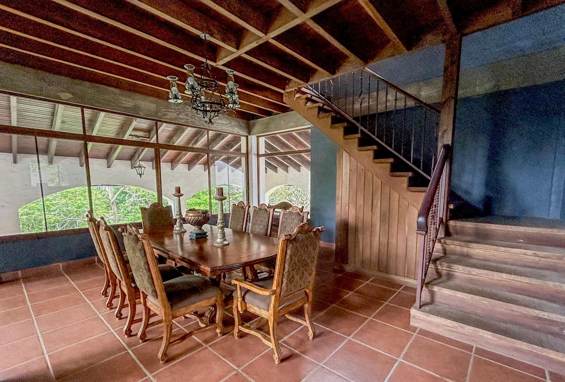 Hacienda Estilo Colonial de 10 Hectáreas en Sorá con Bosque y Cascada