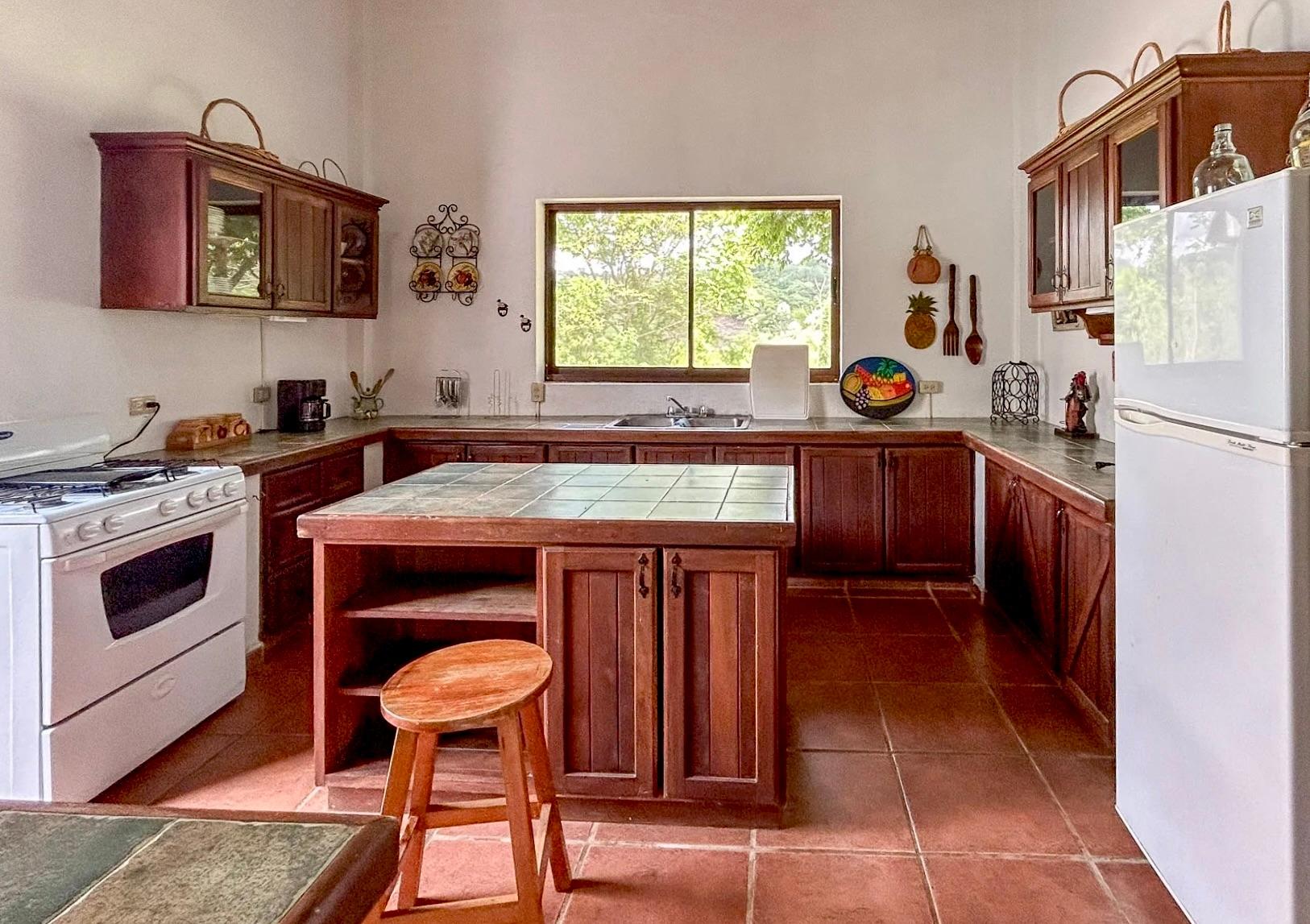 Hacienda Estilo Colonial de 10 Hectáreas en Sorá con Bosque y Cascada