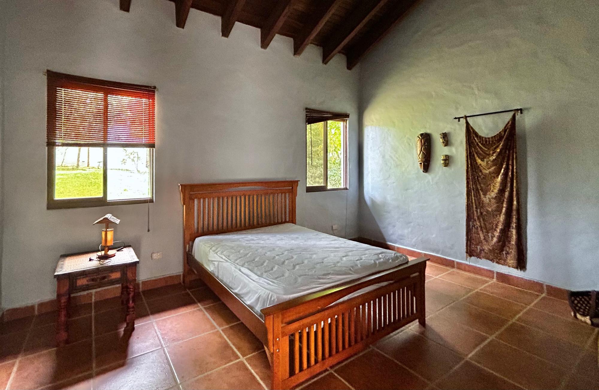 Hacienda Estilo Colonial de 10 Hectáreas en Sorá con Bosque y Cascada