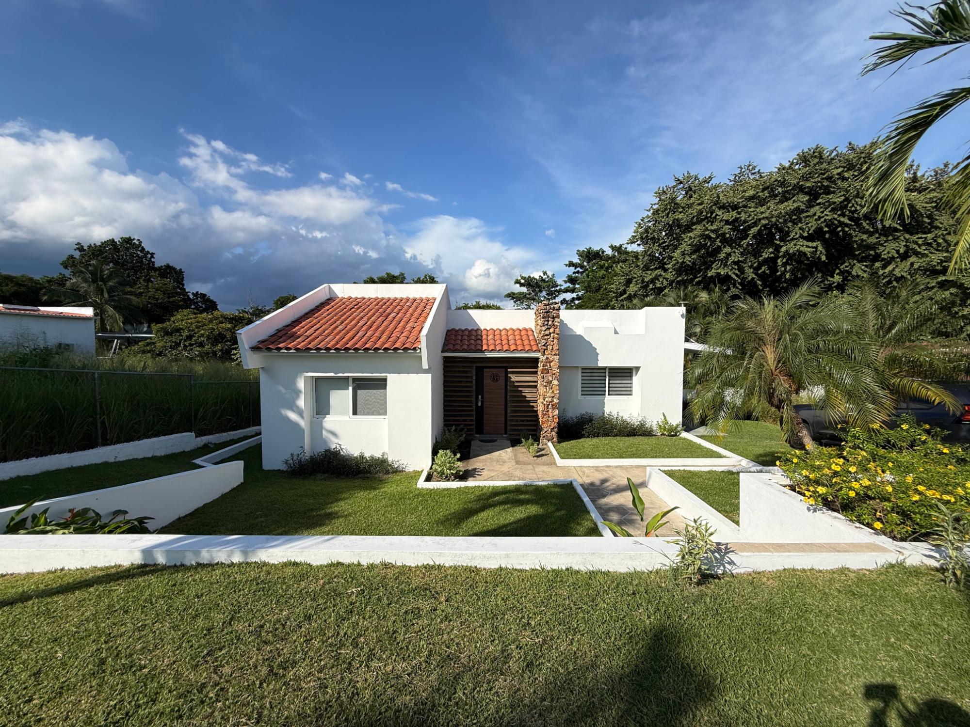 Casa privada con piscina y amplio terreno en Coronado