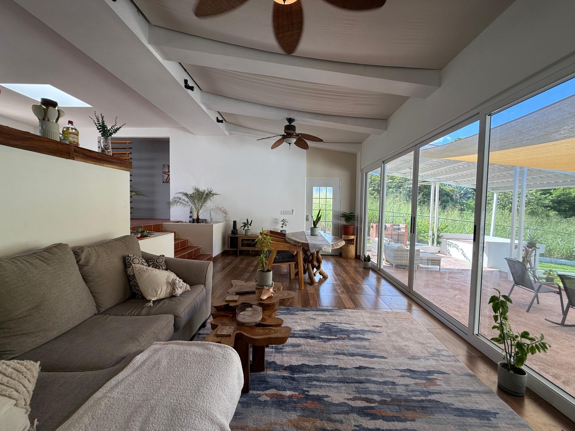 Casa privada con piscina y amplio terreno en Coronado
