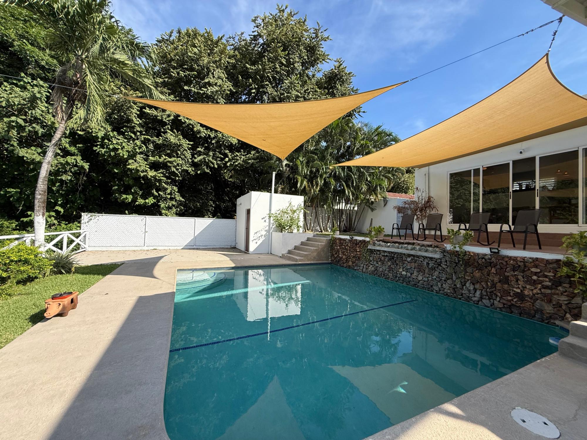 Casa privada con piscina y amplio terreno en Coronado