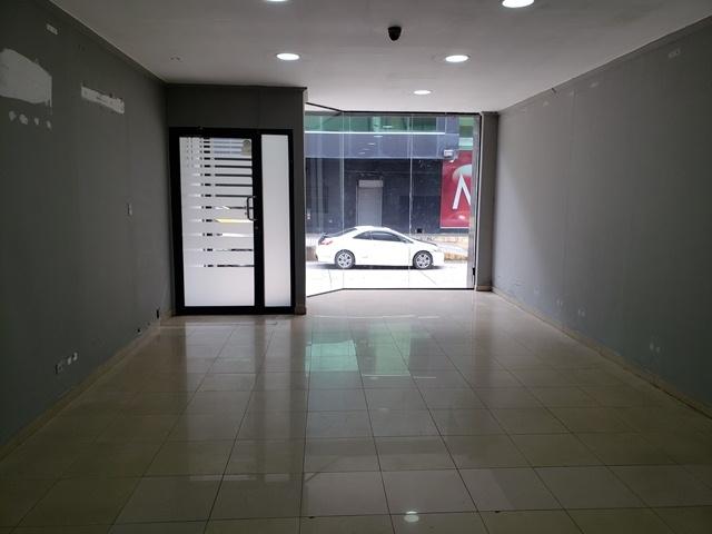 Venta de local comercial en la Zona Libre de Colón