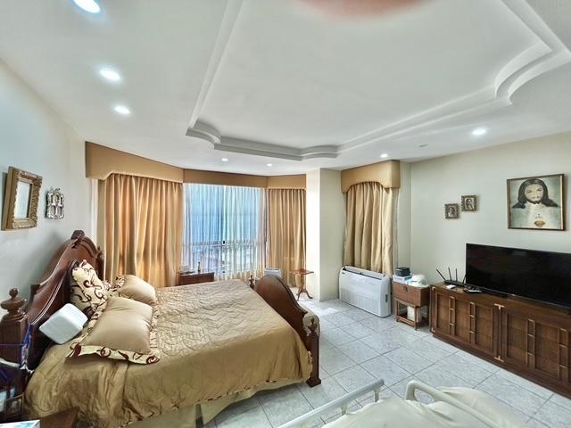 VENTA PISO COMPLETO EN REGENT PU NTA PAITILLA