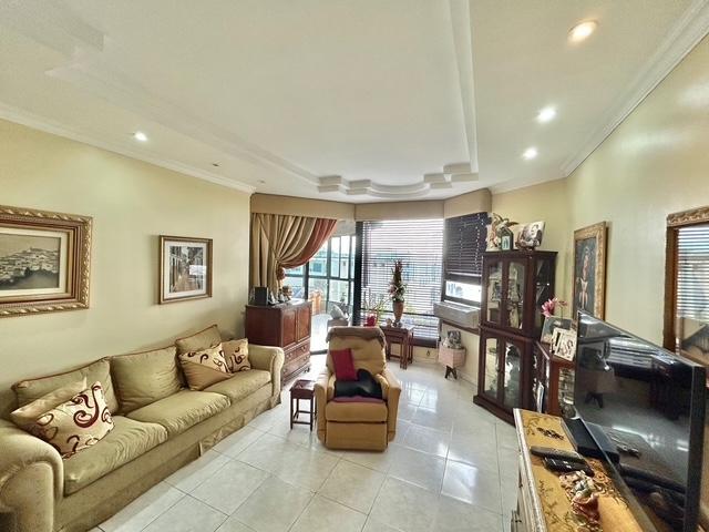 VENTA PISO COMPLETO EN REGENT PU NTA PAITILLA