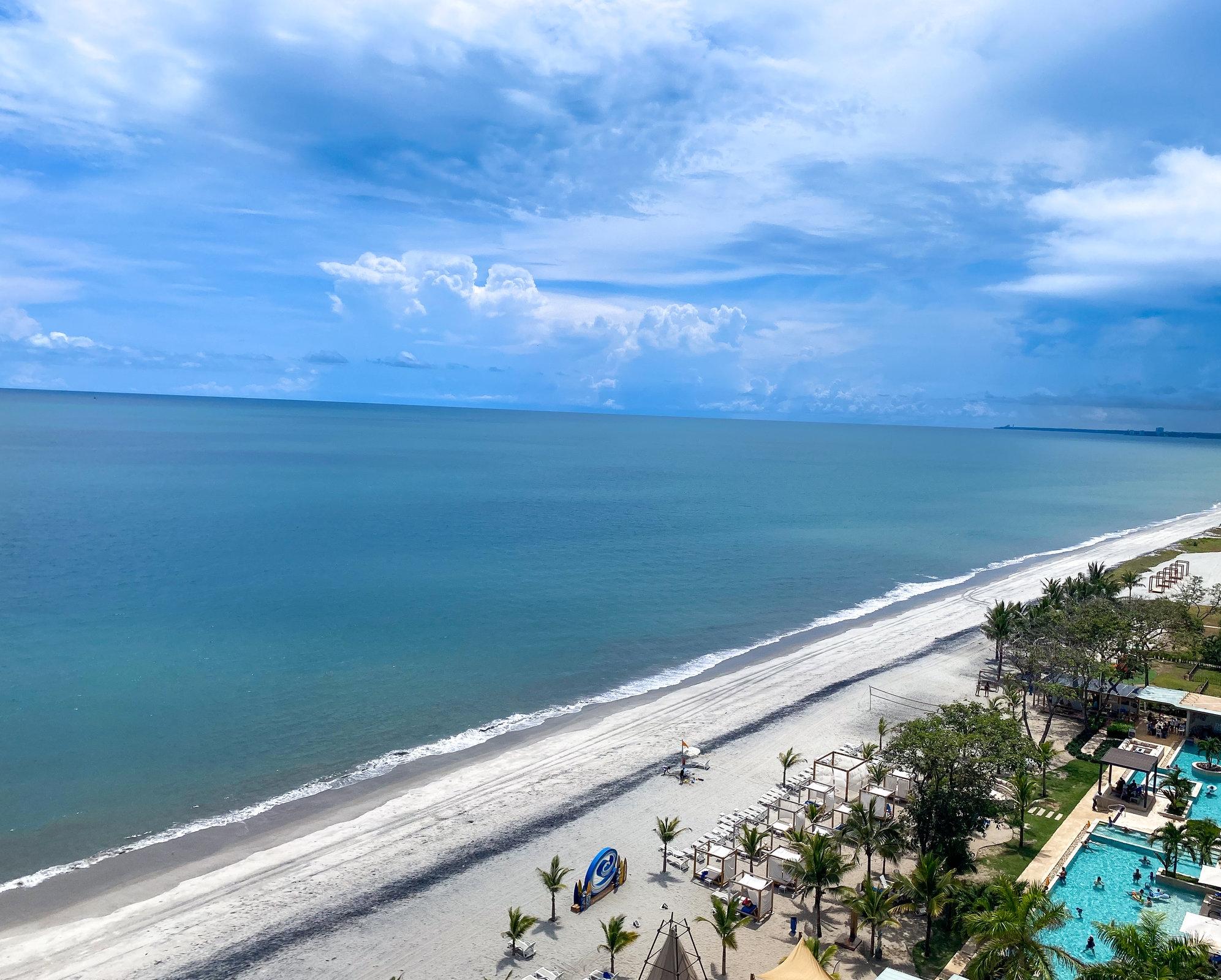 Apartamento frente a la playa en Playa Caracol, Panamá.
