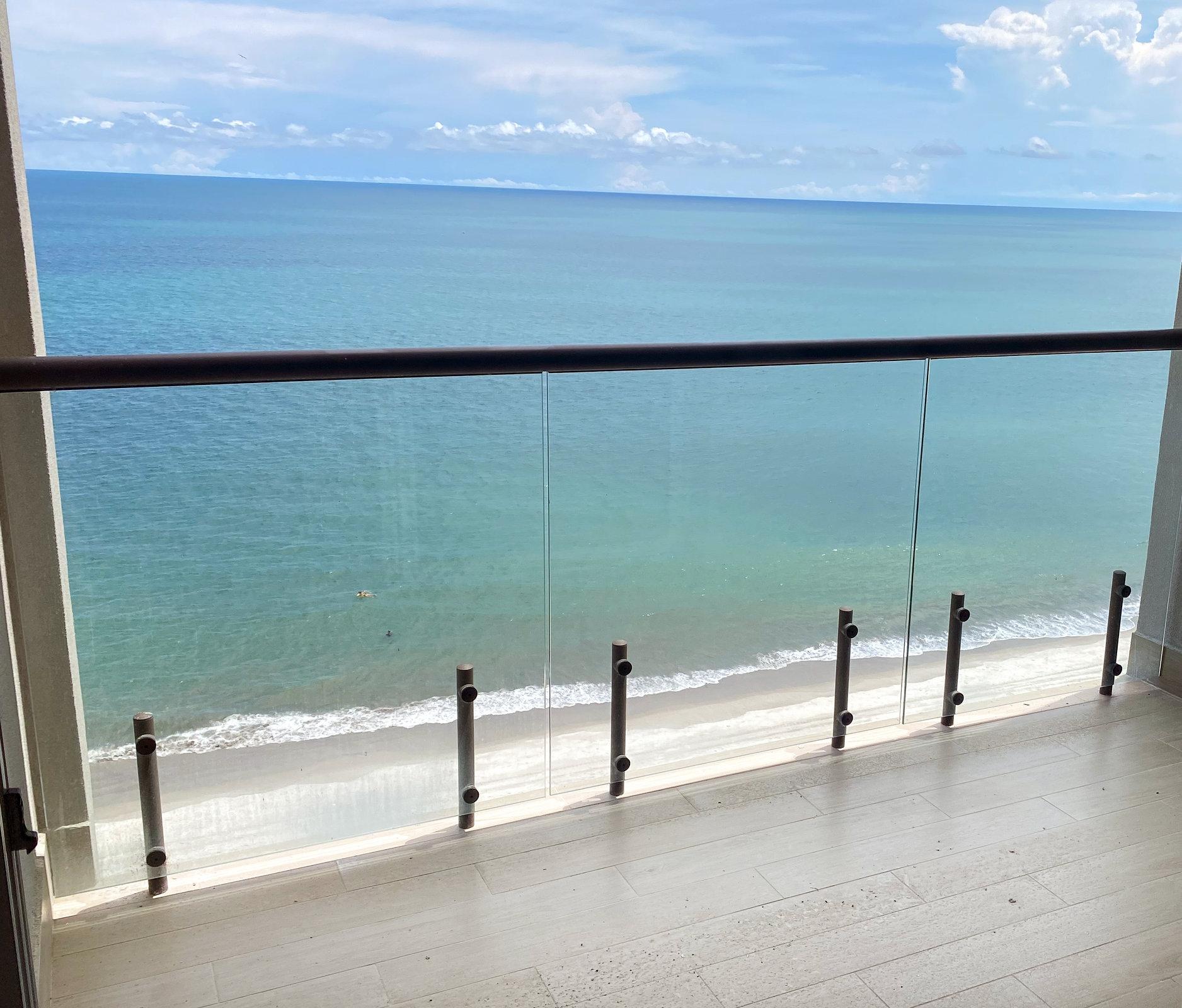Apartamento frente a la playa en Playa Caracol, Panamá.