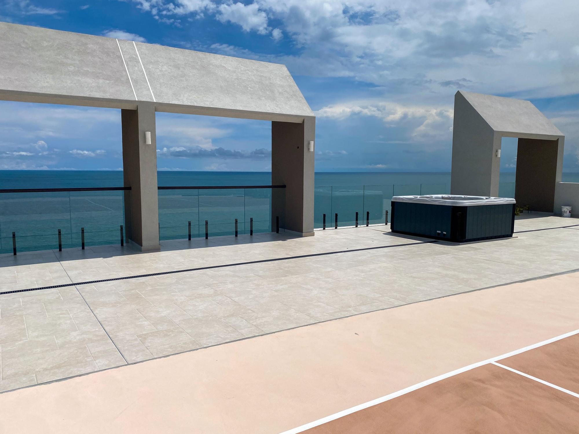 Apartamento frente a la playa en Playa Caracol, Panamá.