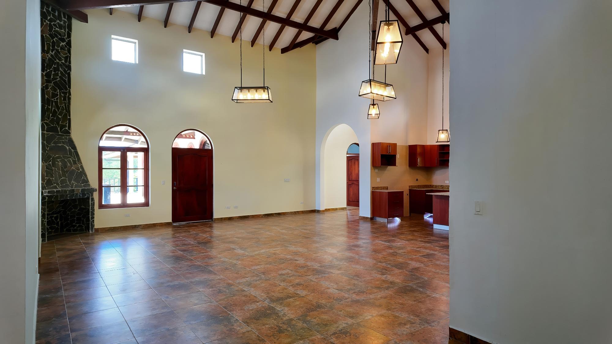 SE VENDE IMPRESIONANTE CASA CON VISTAS AL MAR EN ALTOS DEL MARÍA