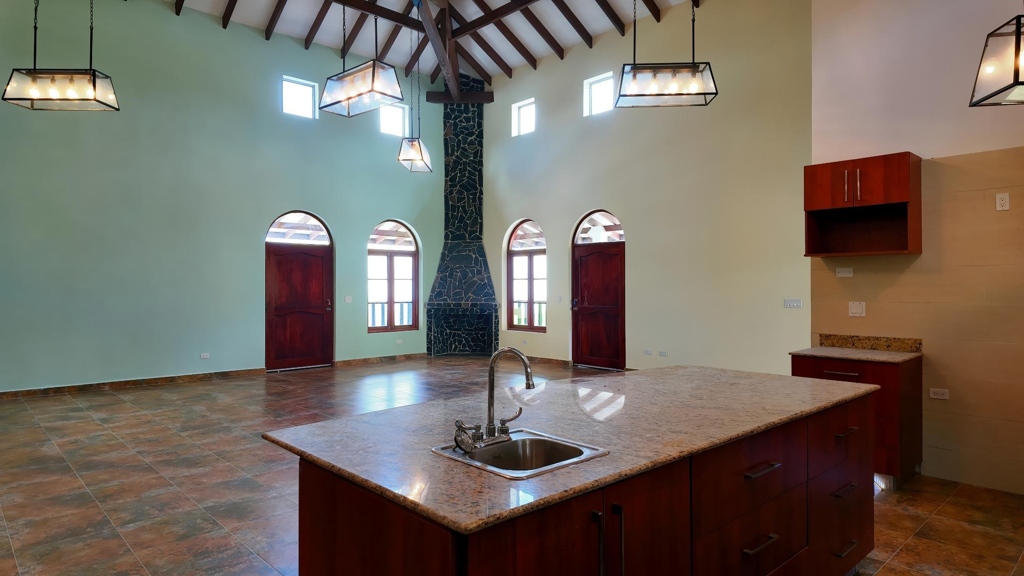 SE VENDE IMPRESIONANTE CASA CON VISTAS AL MAR EN ALTOS DEL MARÍA