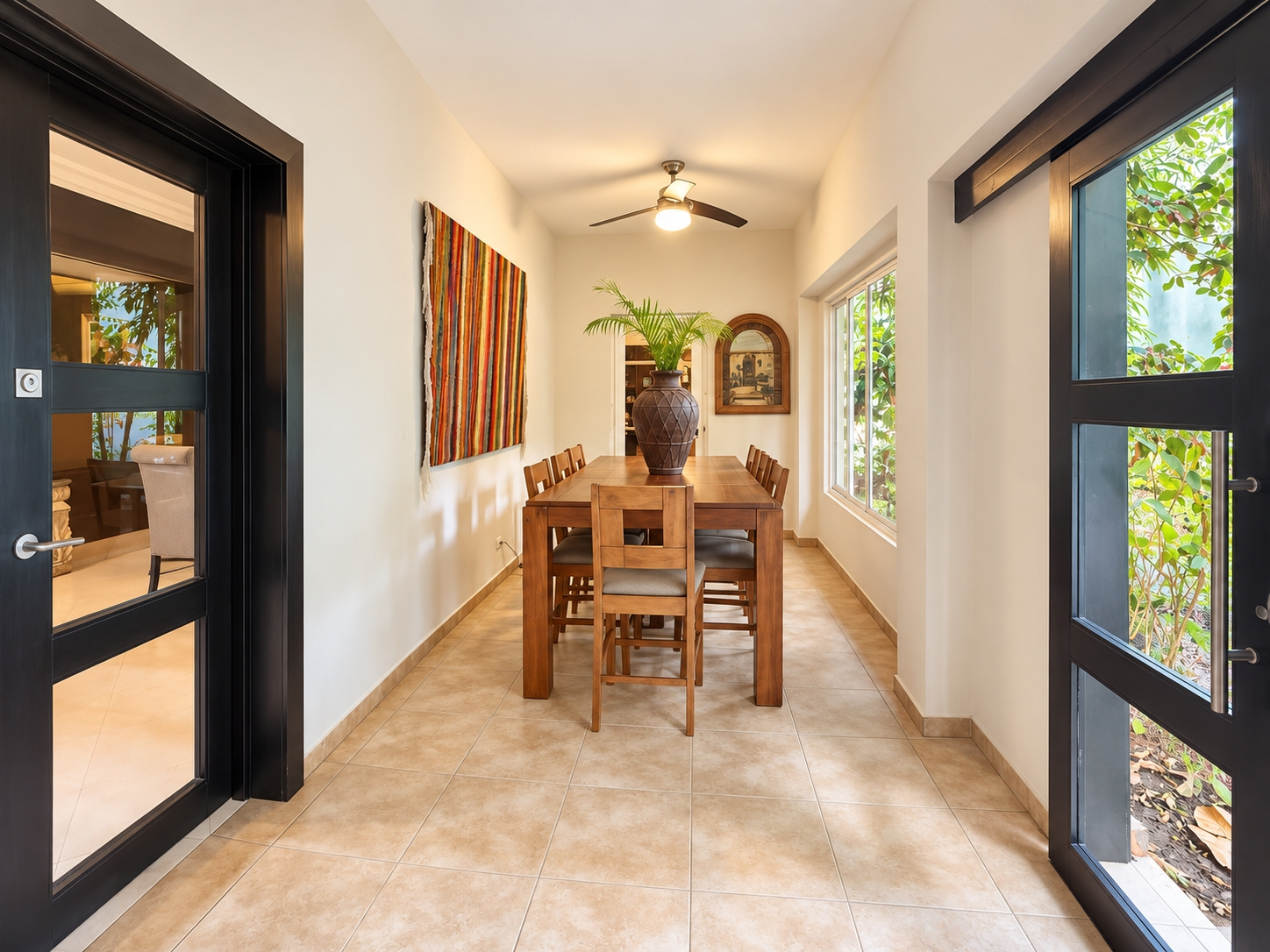 VENTA DE 2 CASAS EN 1 EN COSTA DEL ESTE – 6 RECÁMARAS