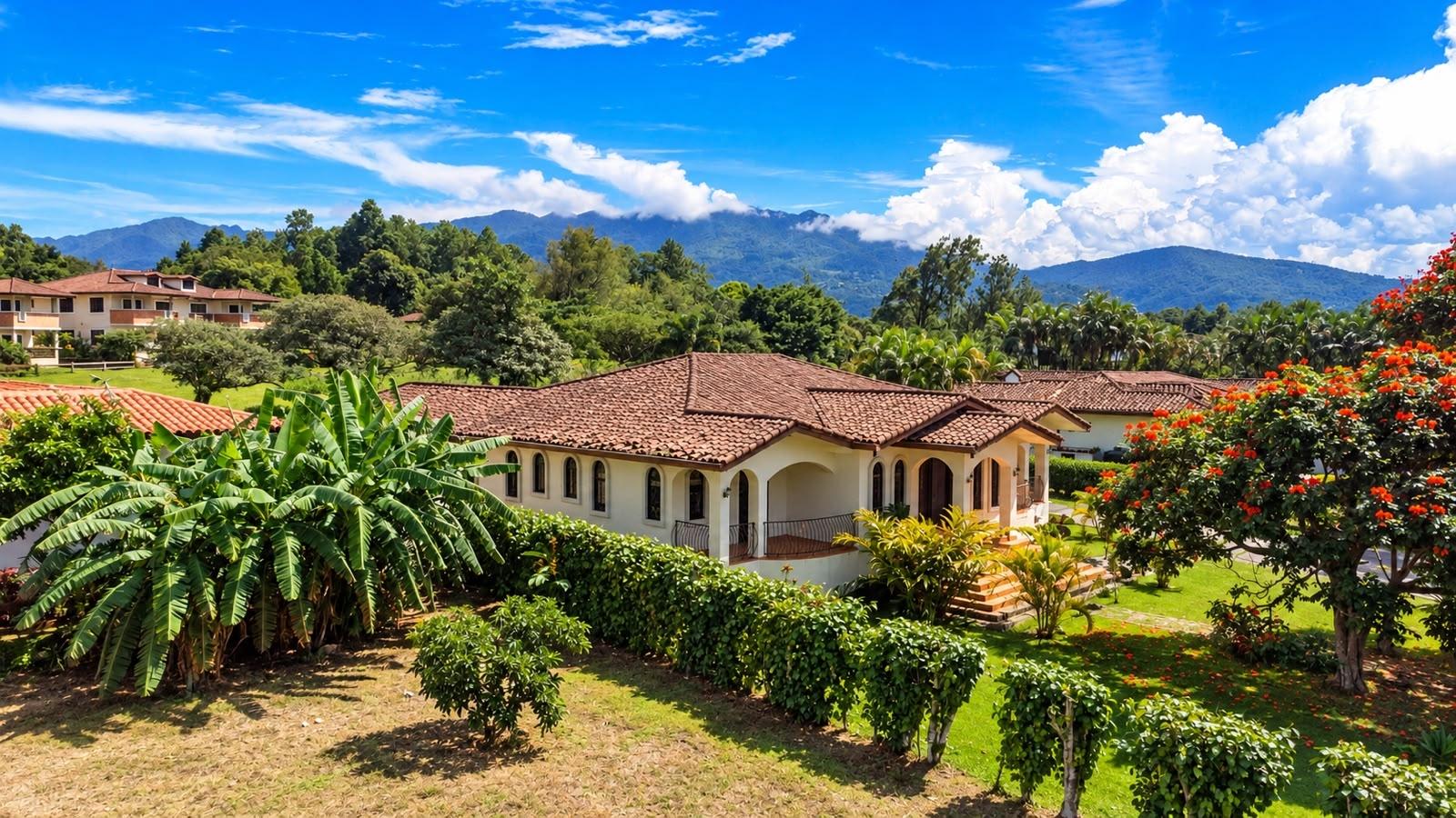 Se Vende Amplia Casa de 3 Recámaras en Boquete