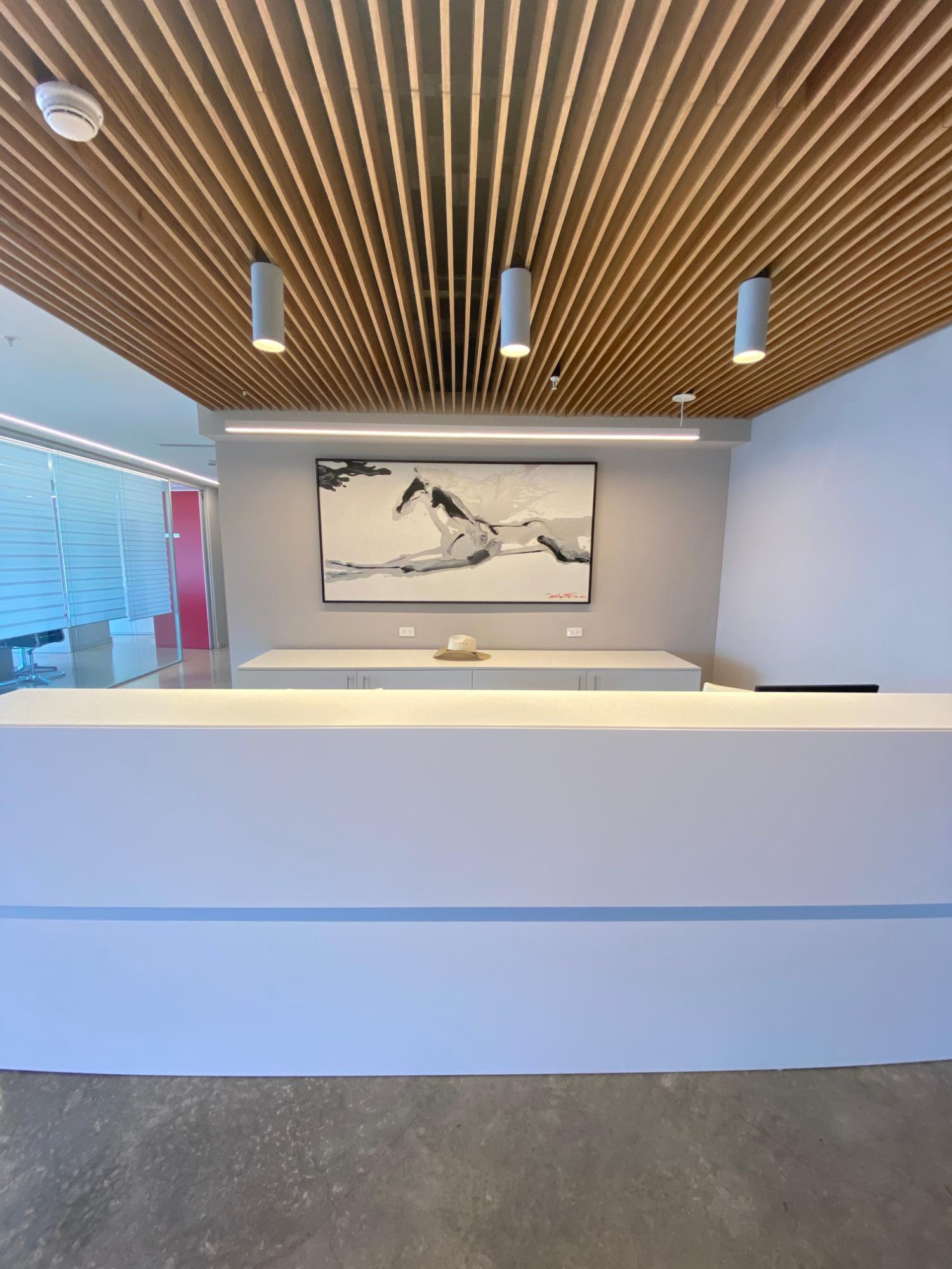 Se vende oficina remodelada en Balboa Office Center