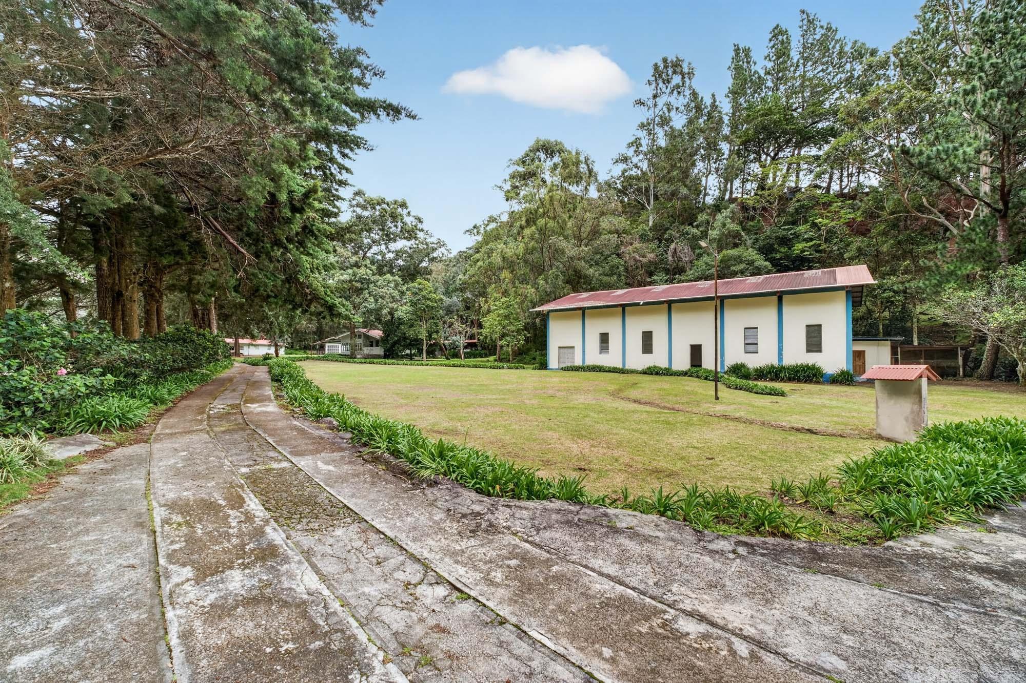 Finca familiar de 11 acres frente al río | Volcán, Panamá