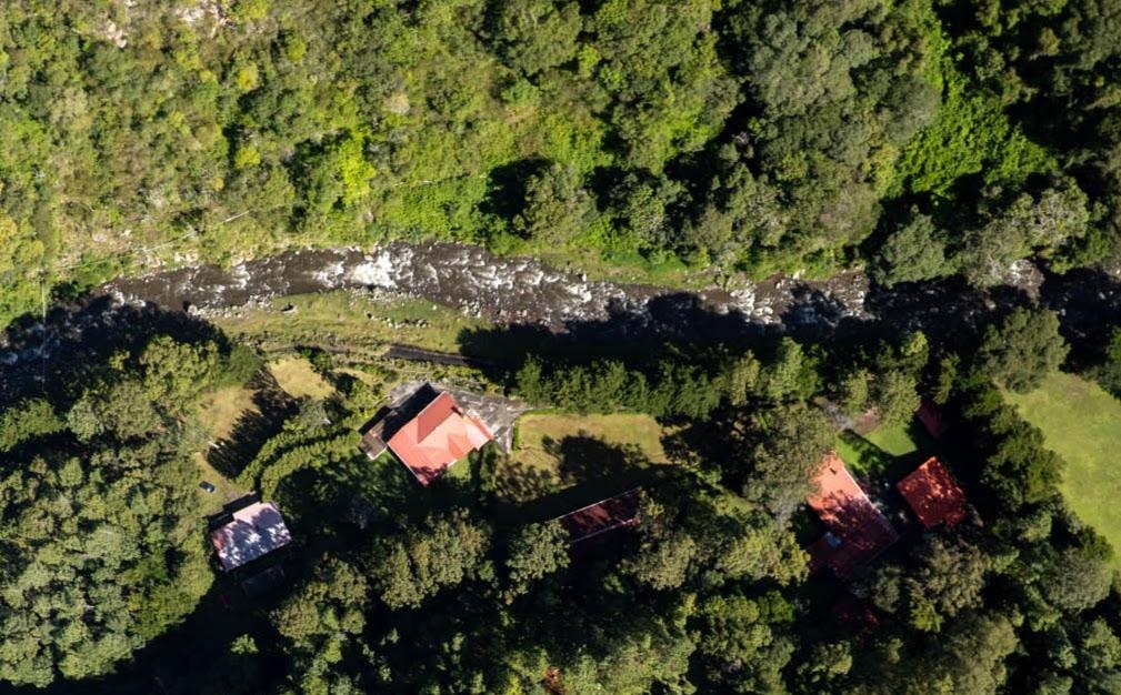 Finca familiar de 11 acres frente al río | Volcán, Panamá