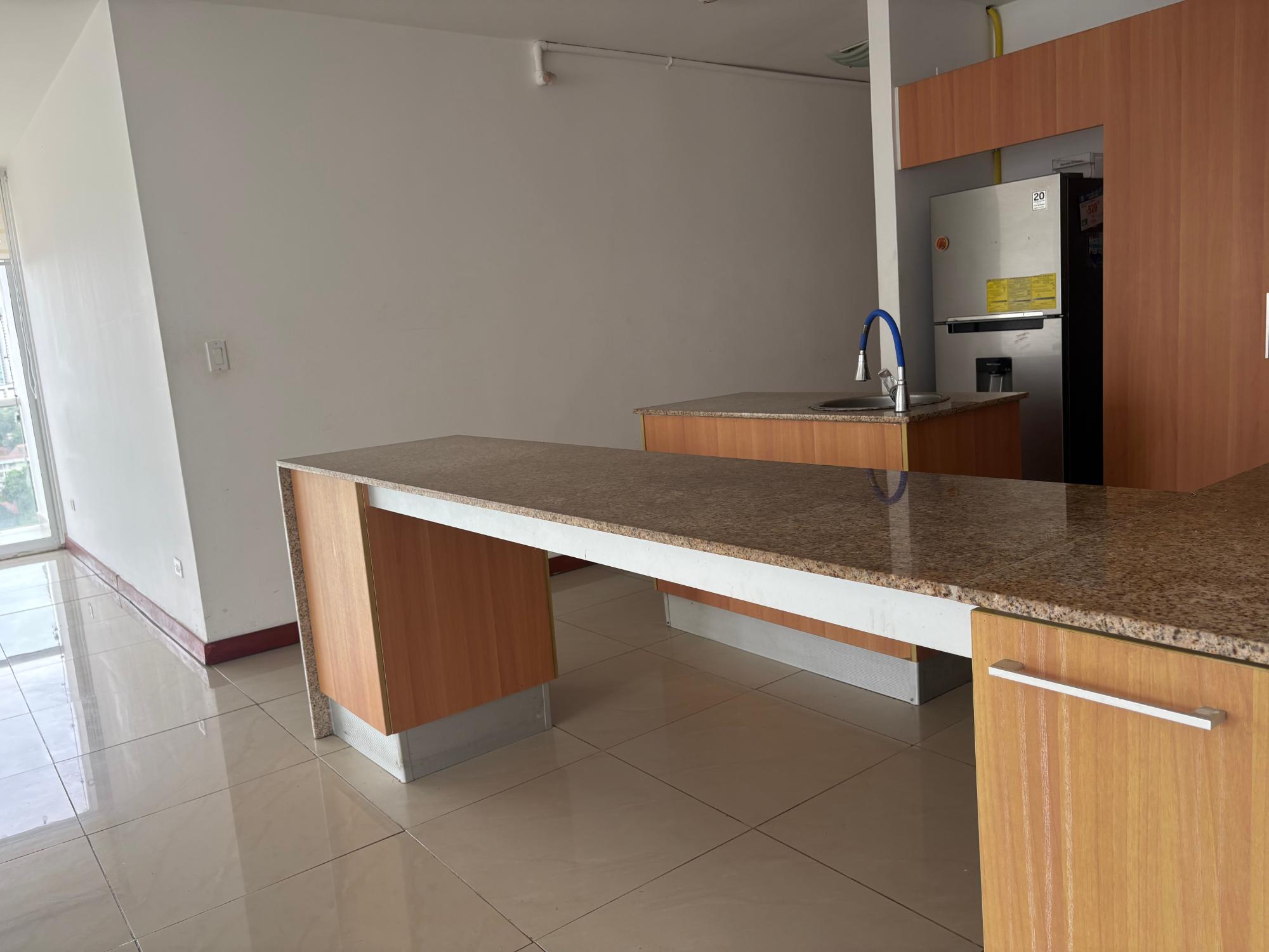 Venta de apartamento en PH Bahia del Golf, Coco del Mar