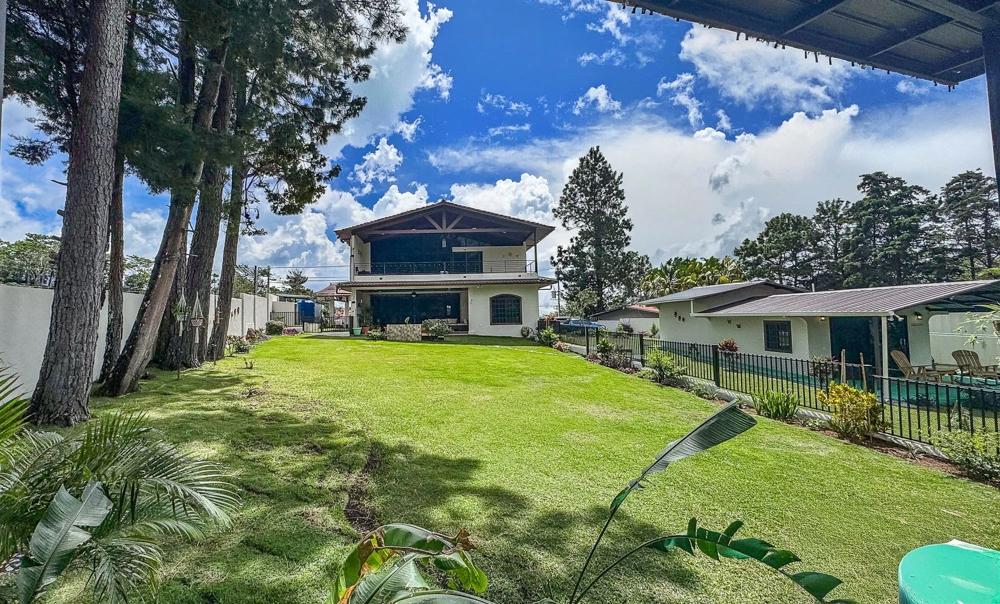 Casa de Lujo Amoblada en Santa Lucía, Boquete