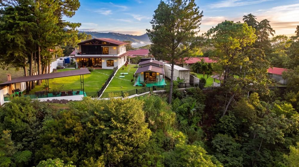 Casa de Lujo Amoblada en Santa Lucía, Boquete