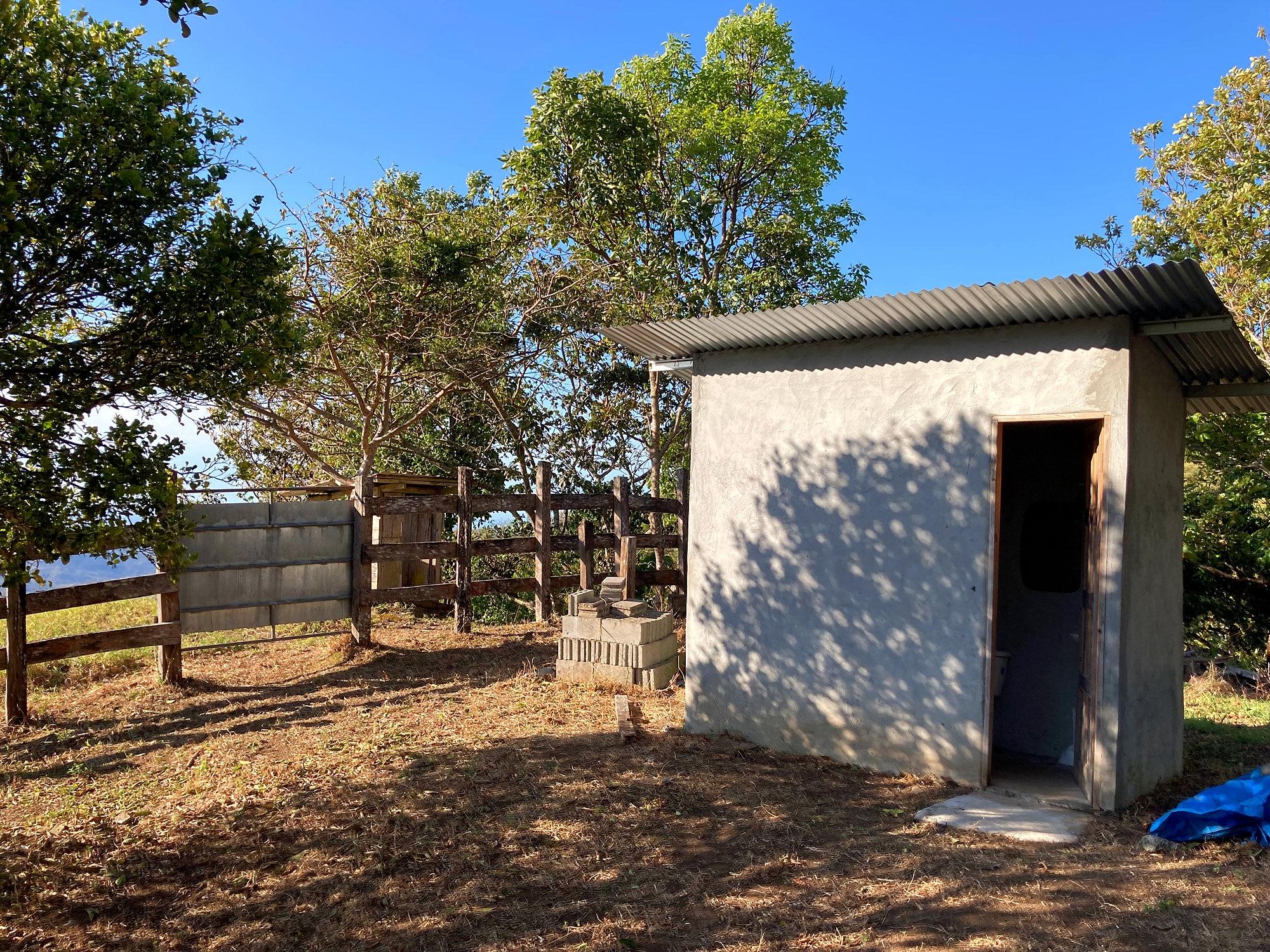 Finca ganadera o refugio privado con café y agua de nacimiento
