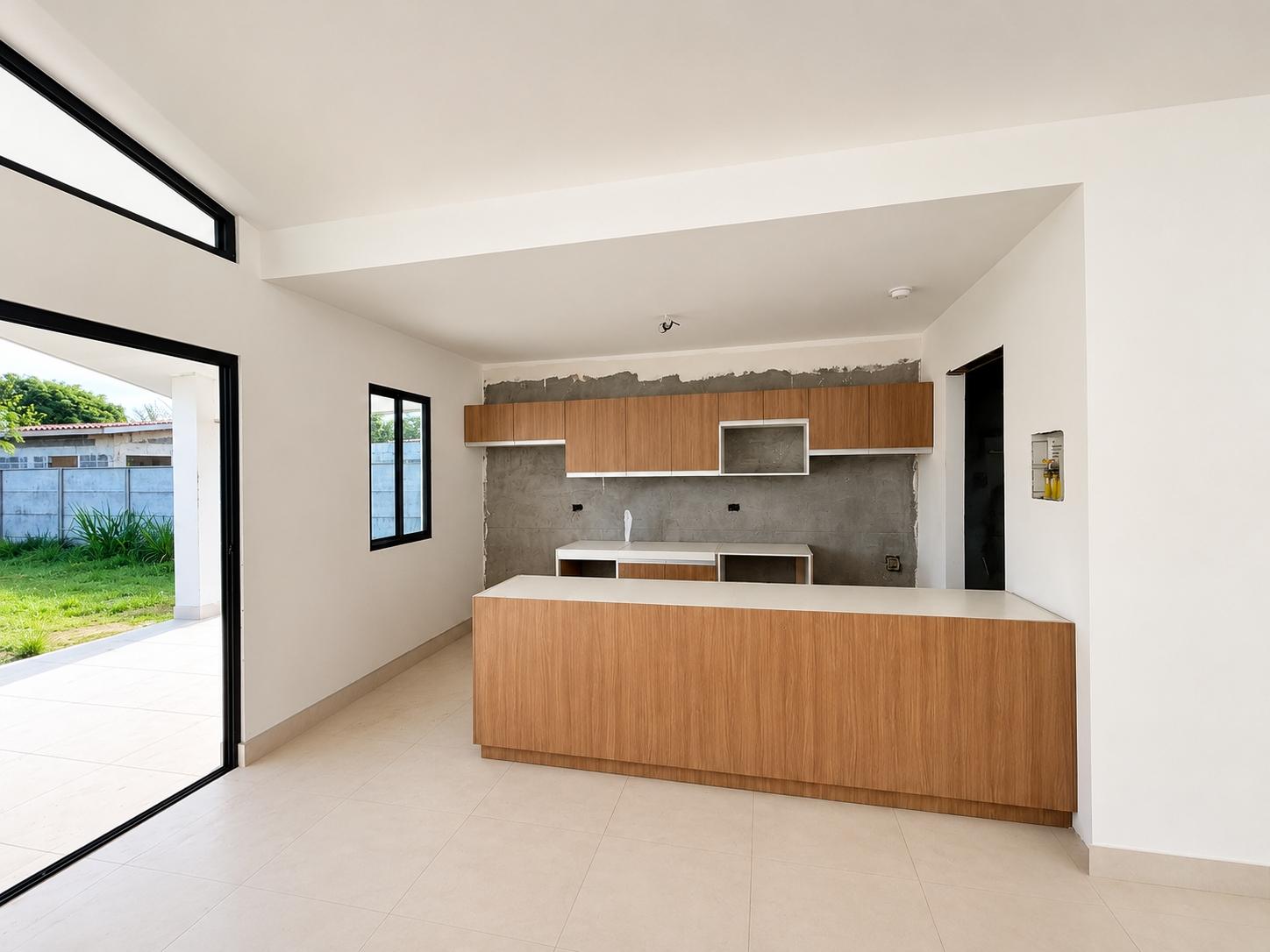 CASA NUEVA Y MODERNA CON PISCINA EN VENTA EN CORONADO