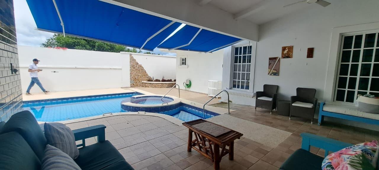 Casa de 4 Recámaras con Piscina Privada y Jacuzzi en El Espino