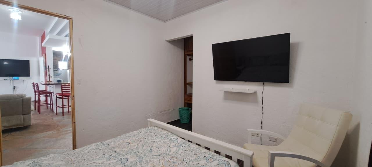 Casa de 4 Recámaras con Piscina Privada y Jacuzzi en El Espino