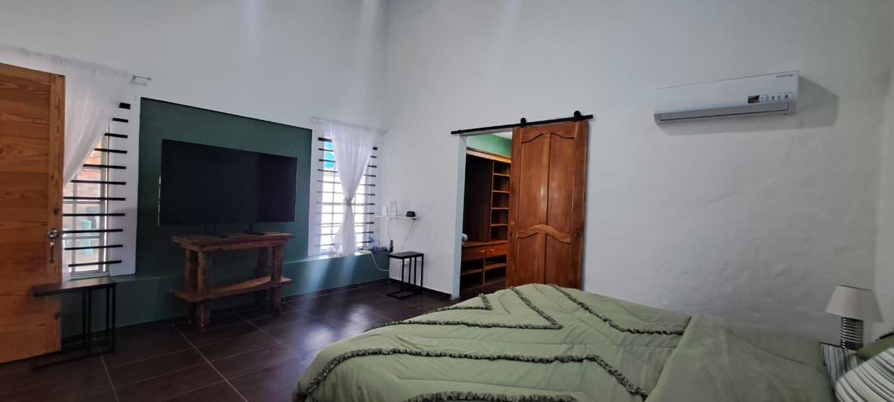 Casa de 4 Recámaras con Piscina Privada y Jacuzzi en El Espino