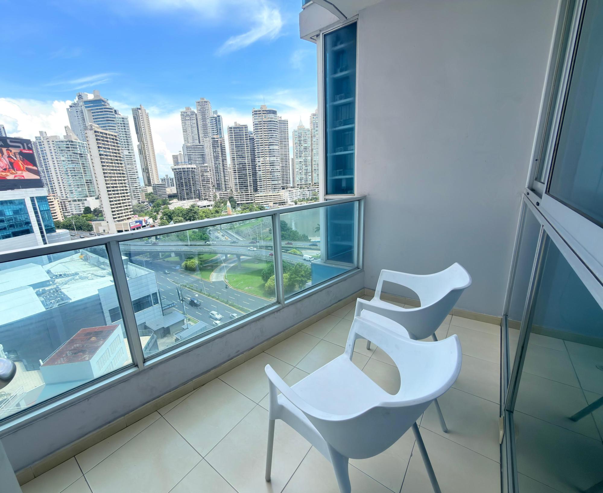 Venta de unidad en PH. GRANDBAY TOWER