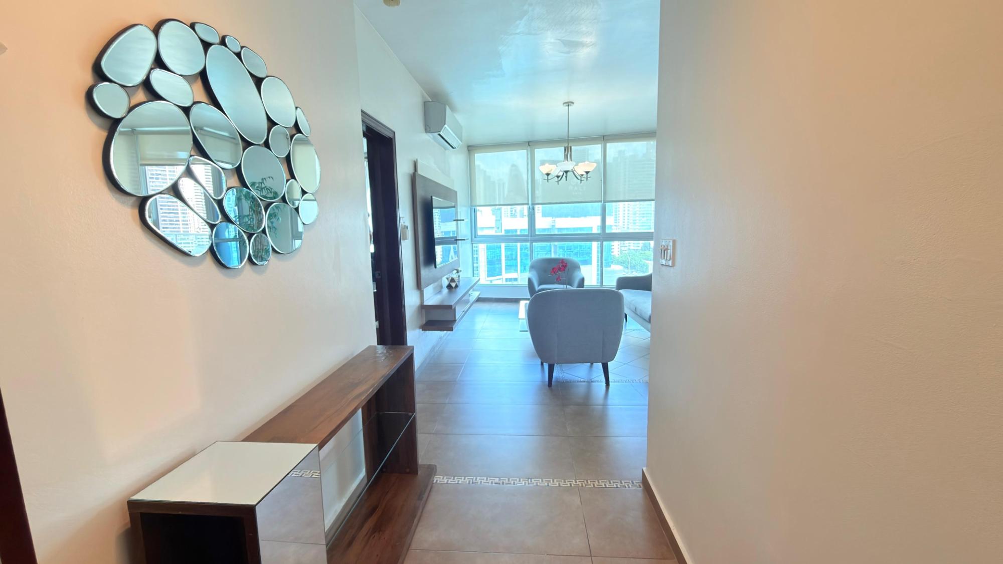 Venta de unidad en PH. GRANDBAY TOWER