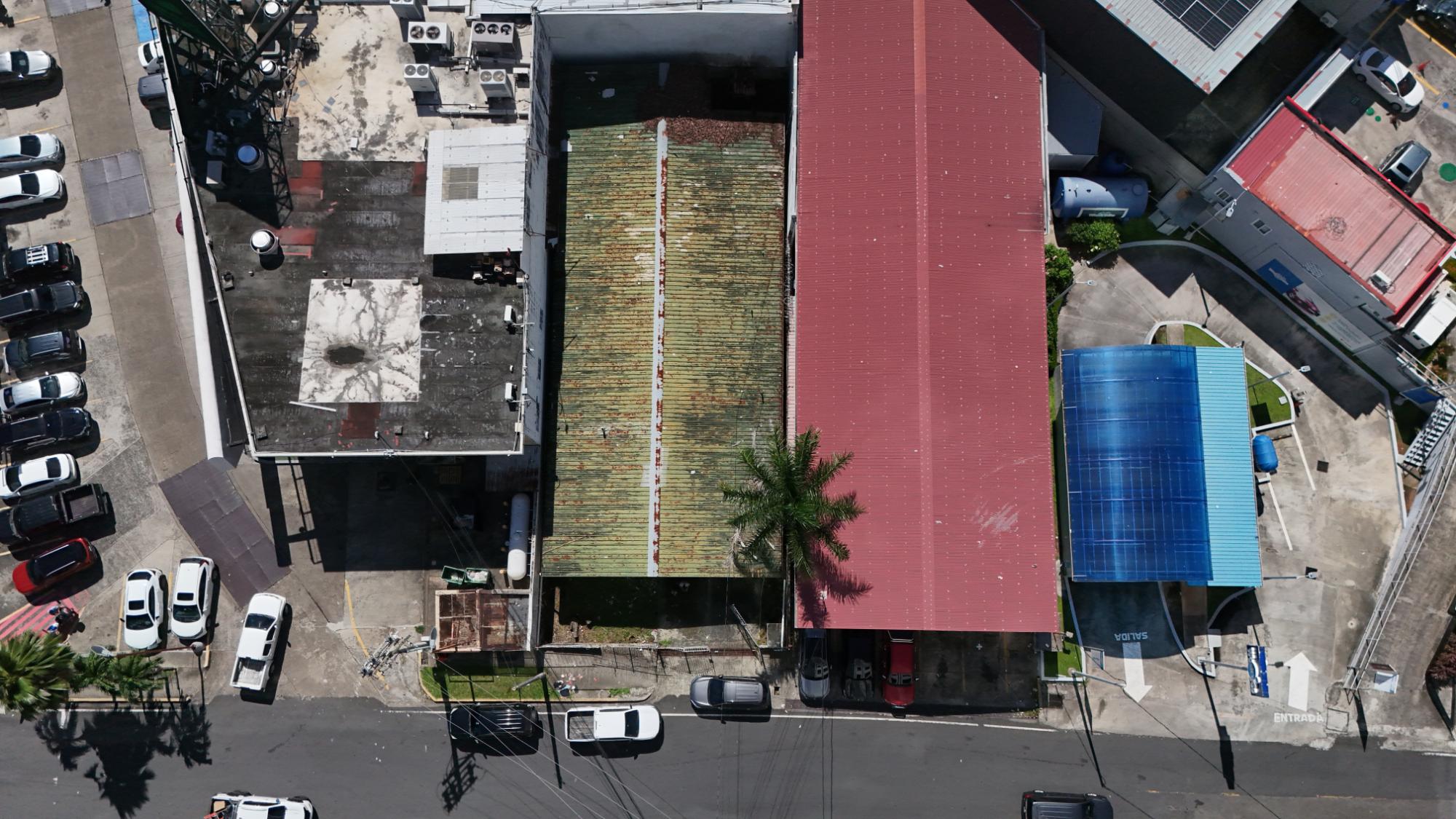 Propiedad Comercial Frente a Multiplaza