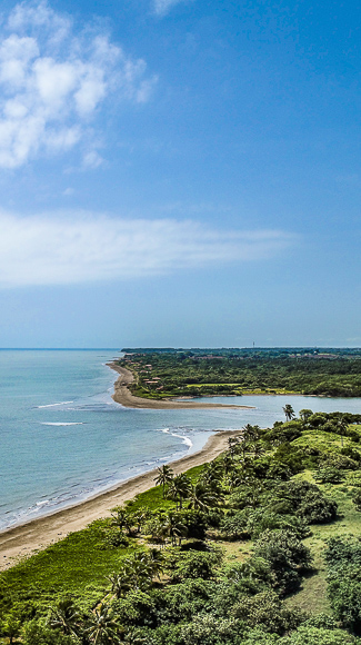 Undeveloped land in Panama suitable for residential, commercial, or investment development opportunities.