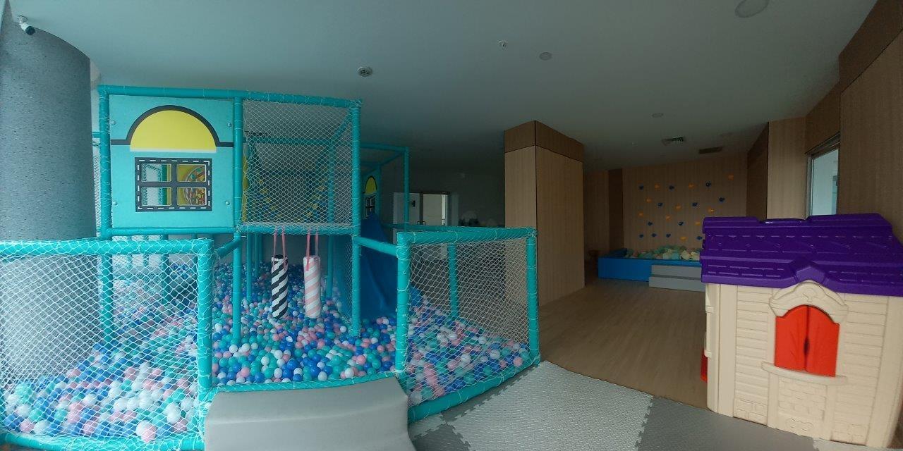 Yacht Club High Floor - Furnished