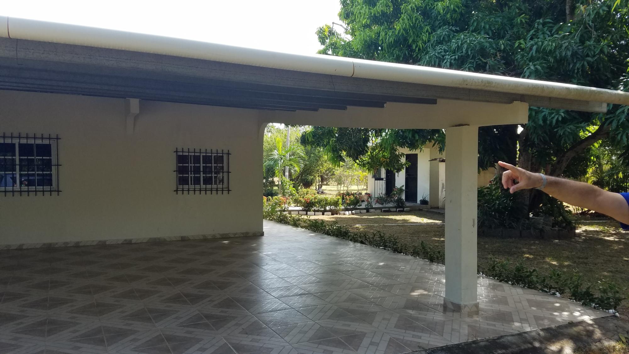 1.4 hectares lot with a country house in Rio Hato
