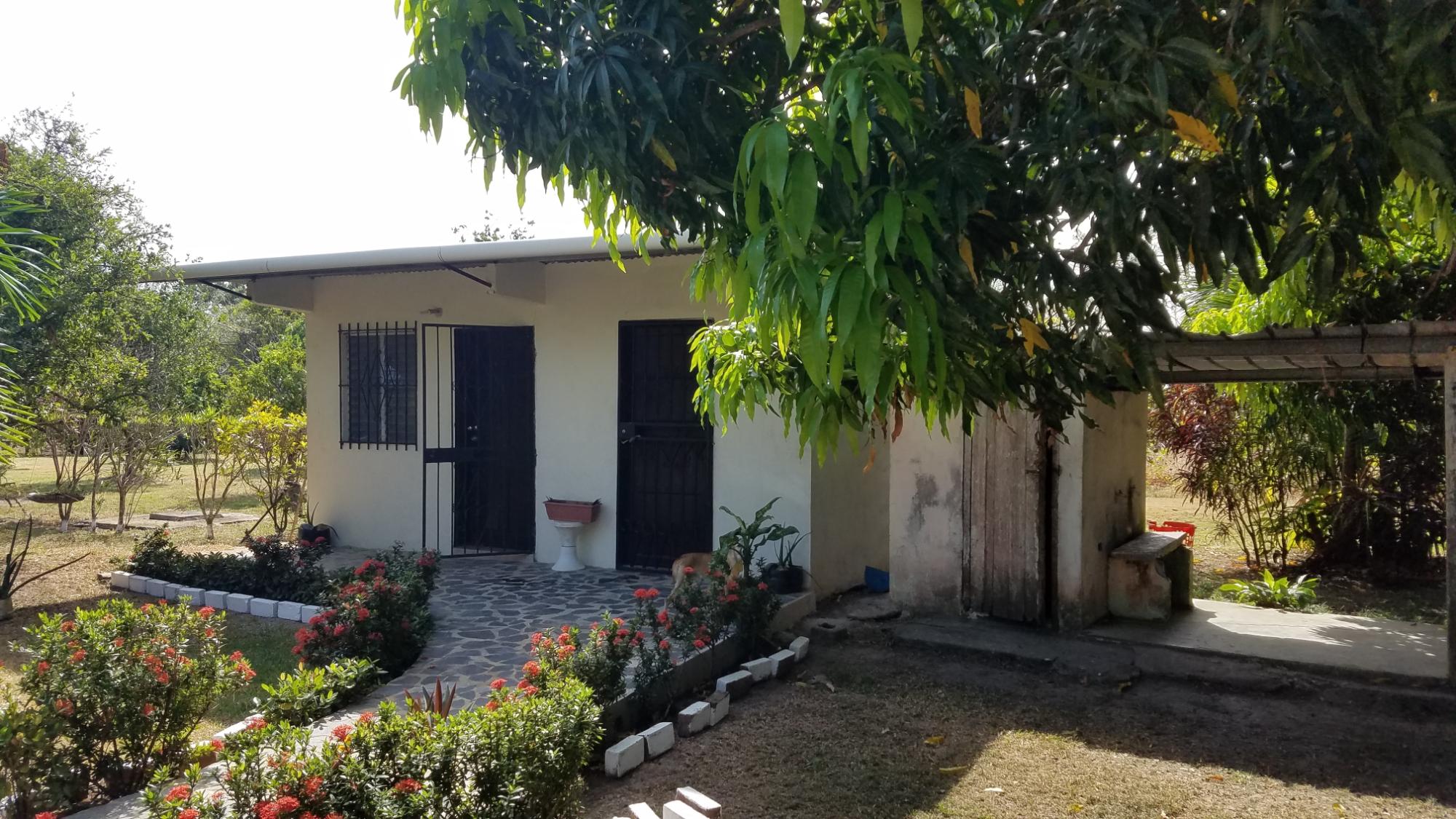 1.4 hectares lot with a country house in Rio Hato