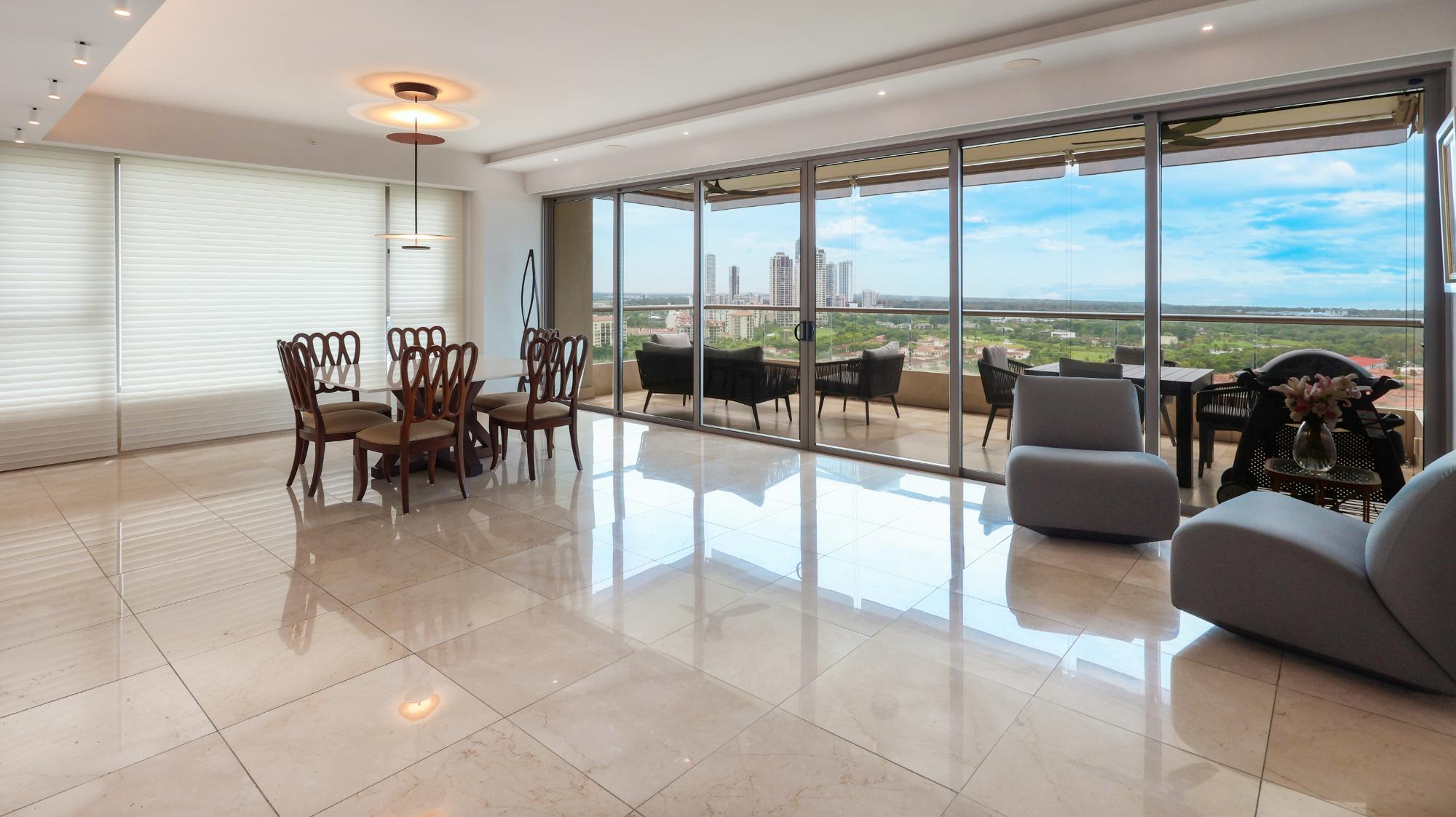 EXCLUSIVE APARTMENT FOR SALE IN SANTA MARIA