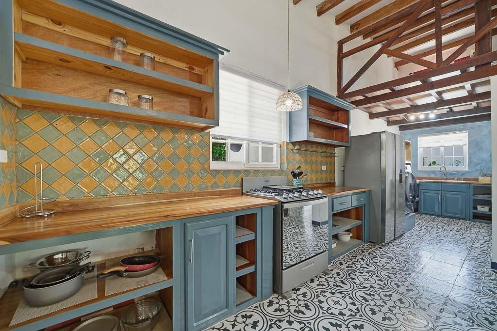 Pedasí Home Near Town and Beach
