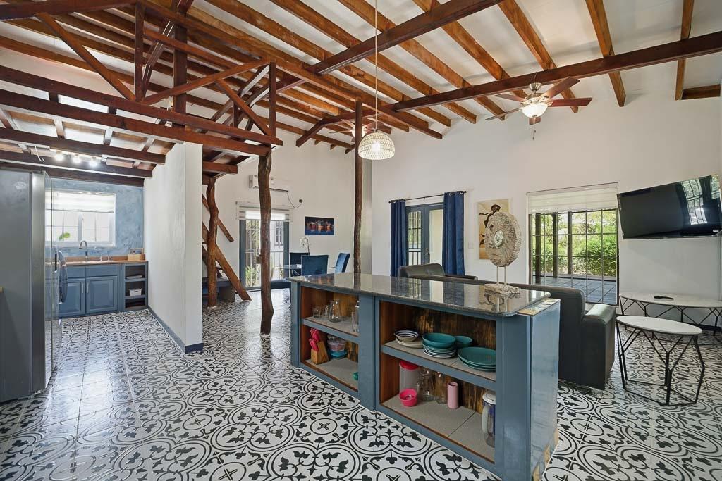 Pedasí Home Near Town and Beach