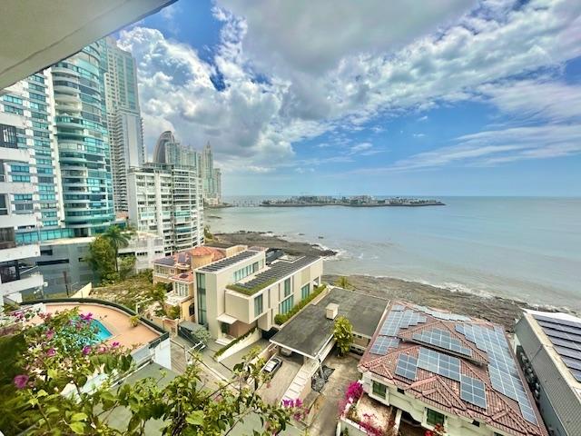 SALE: BEACHFRONT APARTMENT, PH SABOGA