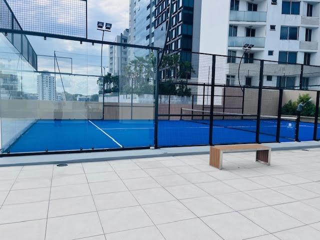 Beautiful apt apartment for sale facing the bay.