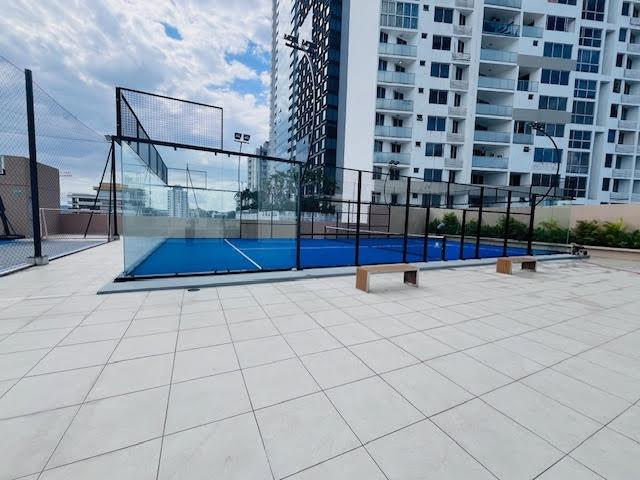 Beautiful apt apartment for sale facing the bay.