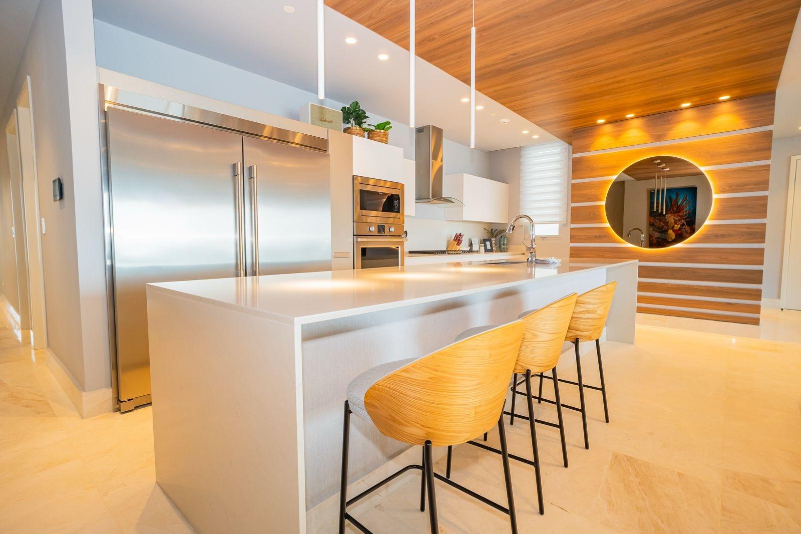 For Sale Exclusive Island Front 3BR apartment
