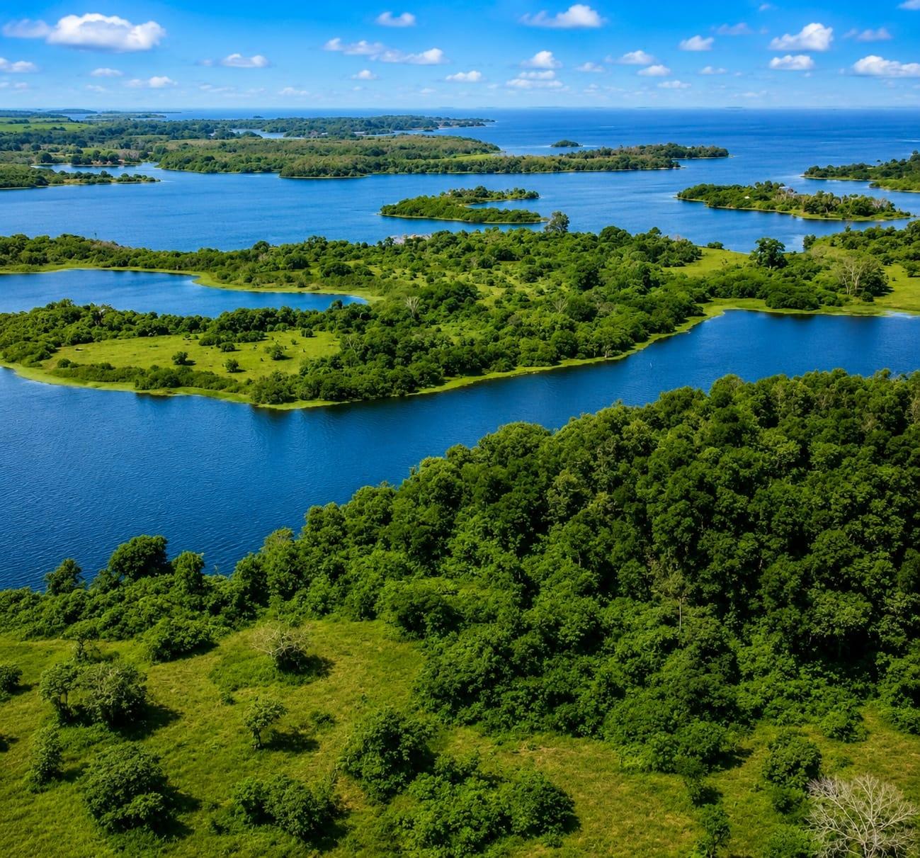 14.5 Hectare Lakefront Land on Gatun Lake, Arenosa