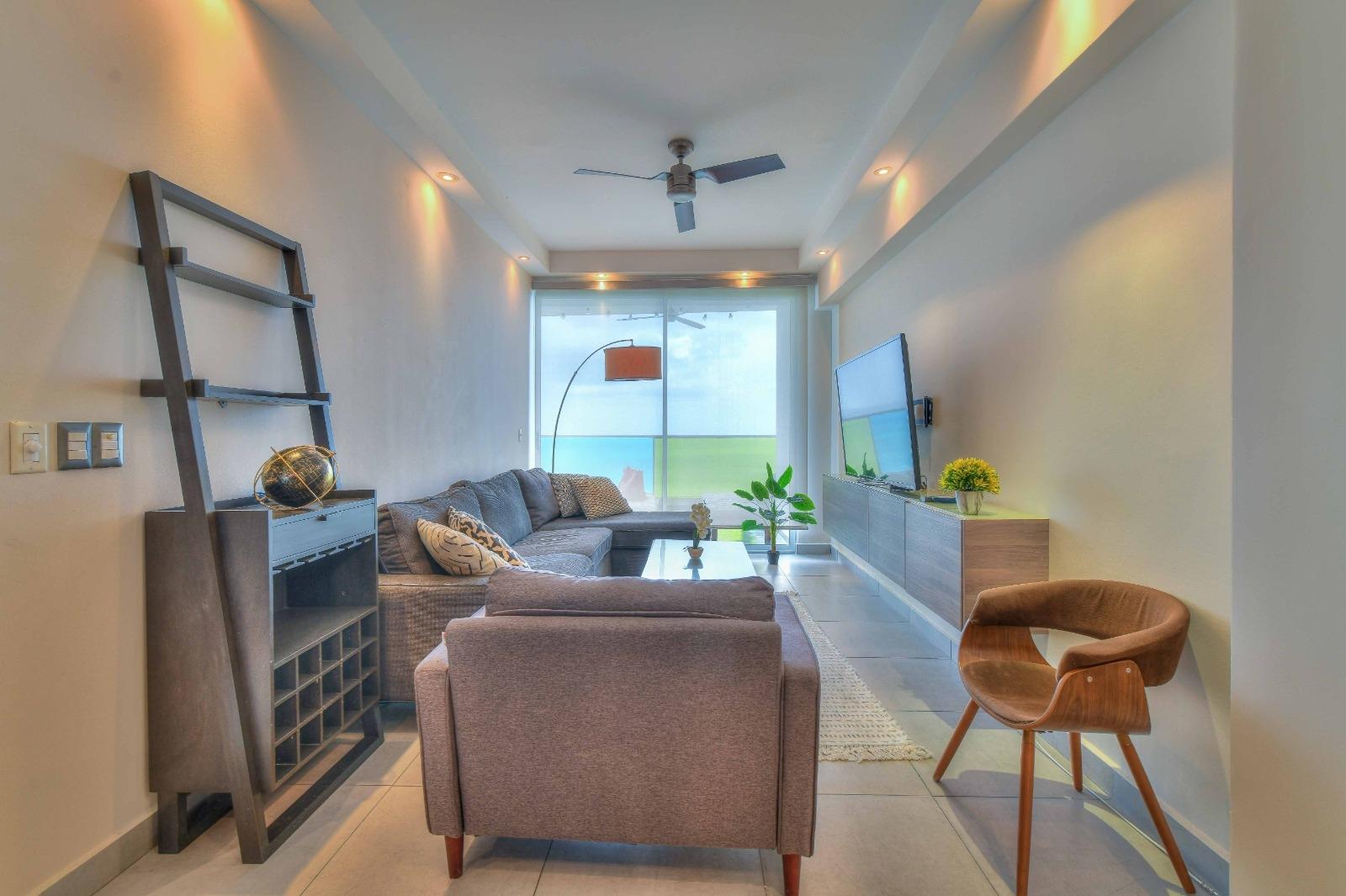 Oceanfront apartment for sale on Avenida Balboa
