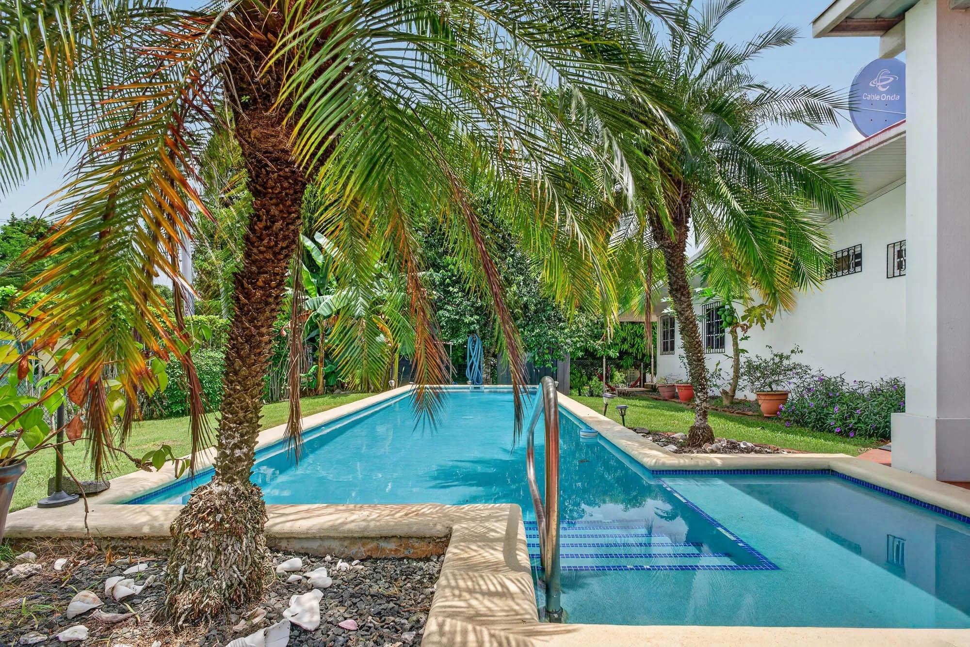 Spacious Home with Pool and Guest Apartment