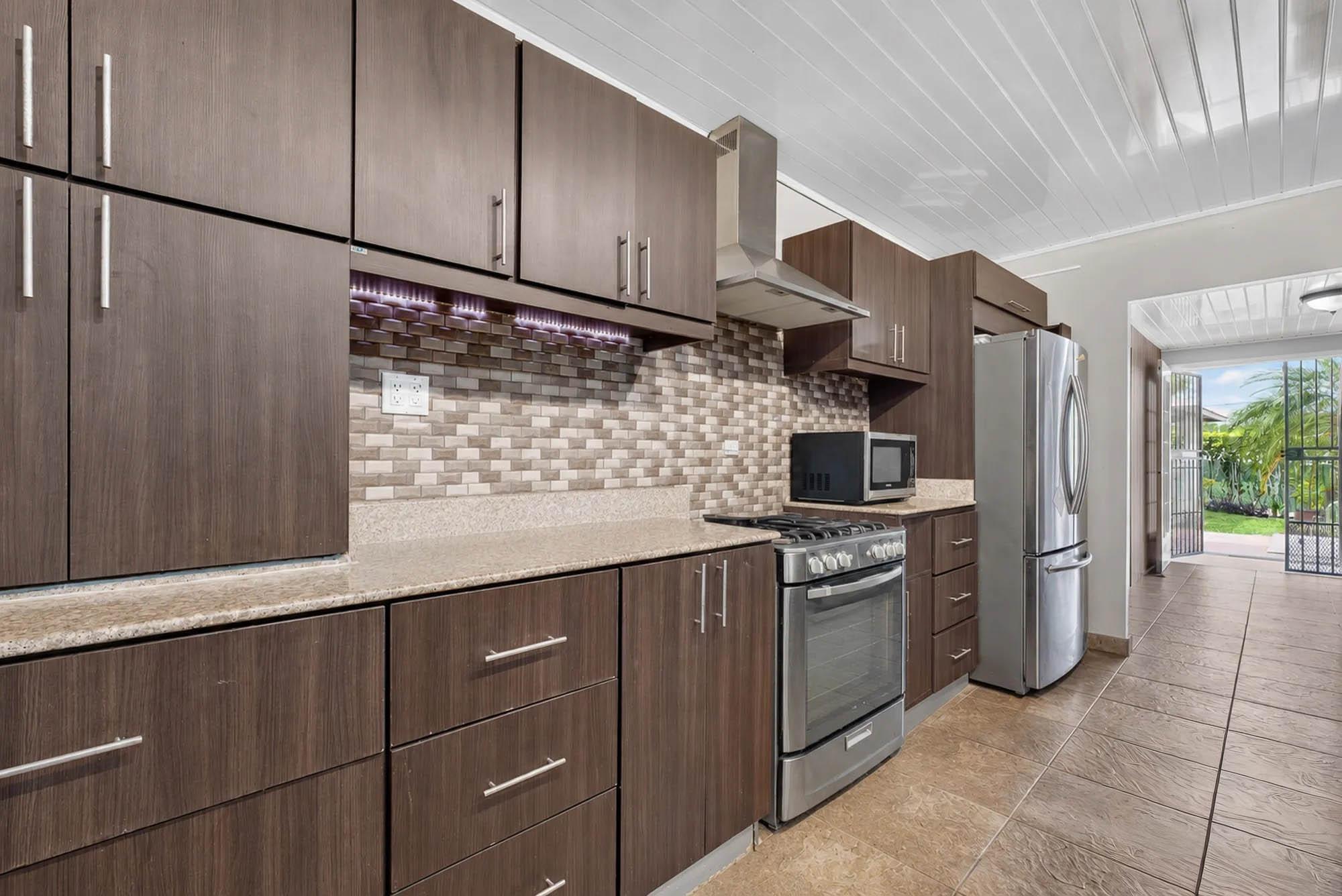 Spacious Home with Pool and Guest Apartment