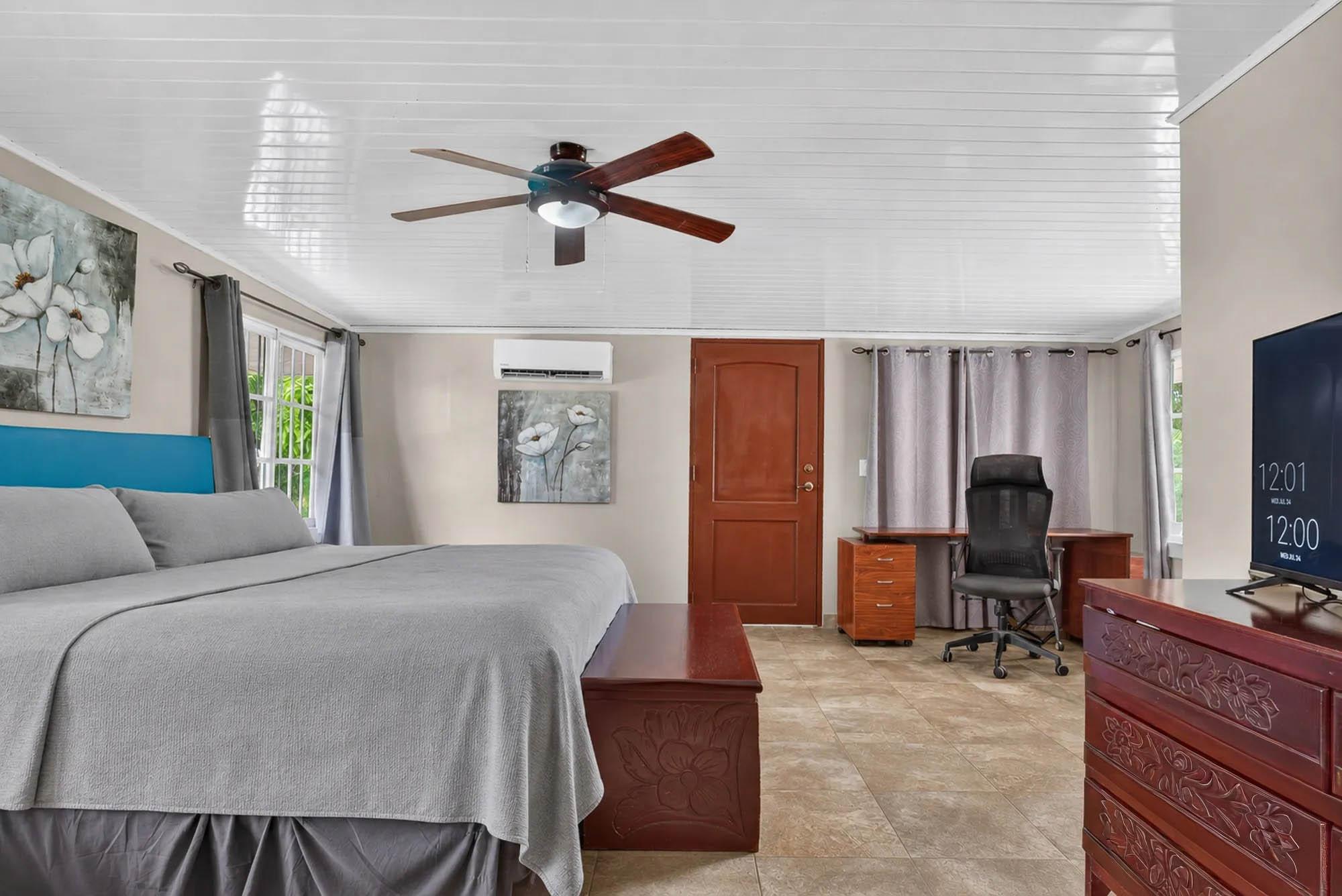 Spacious Home with Pool and Guest Apartment