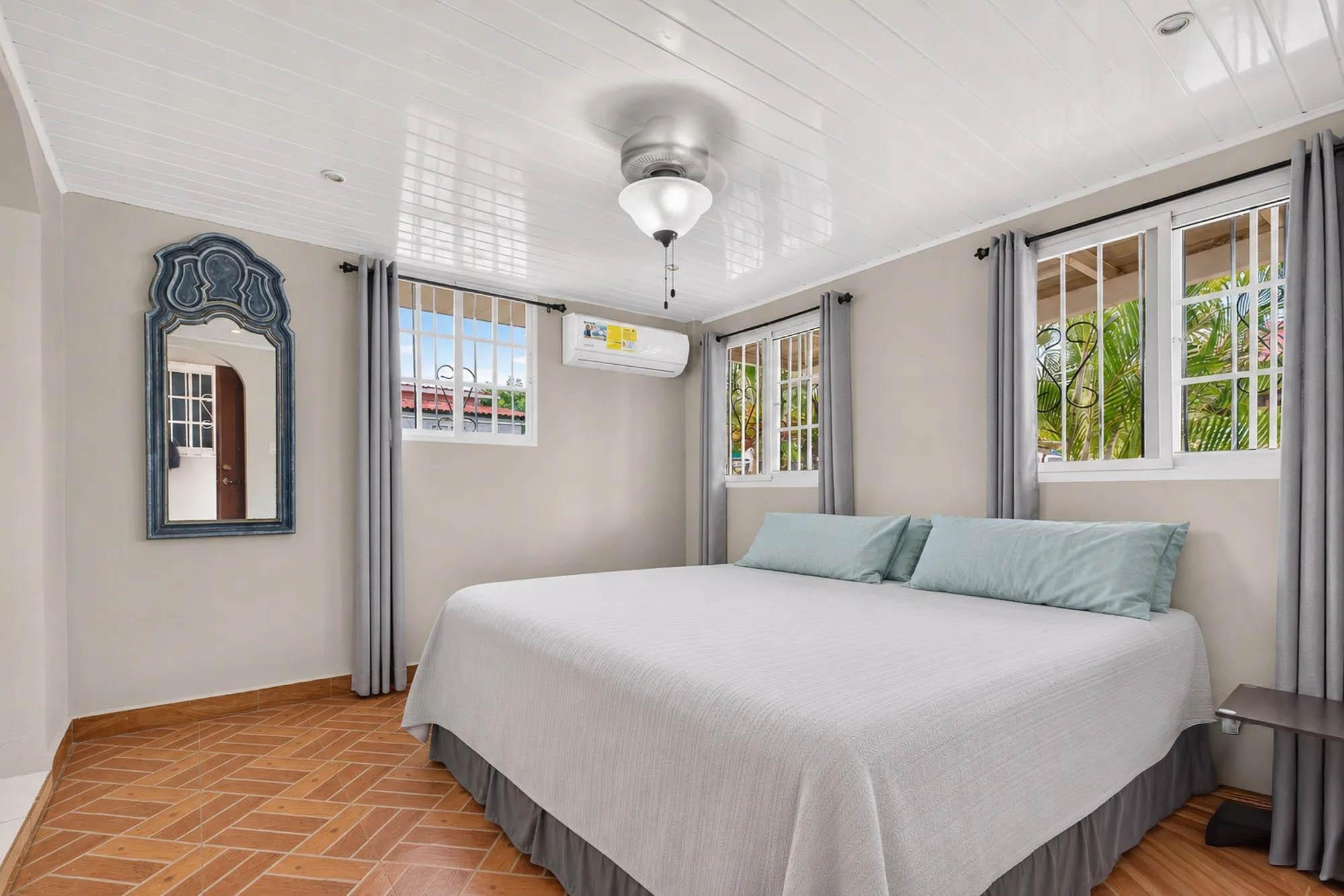 Spacious Home with Pool and Guest Apartment