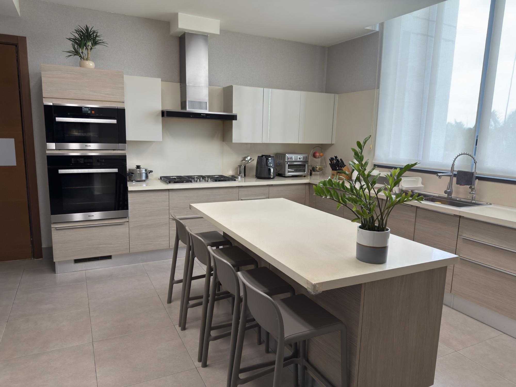 Premium Apartment for Sale: PH Valery Point