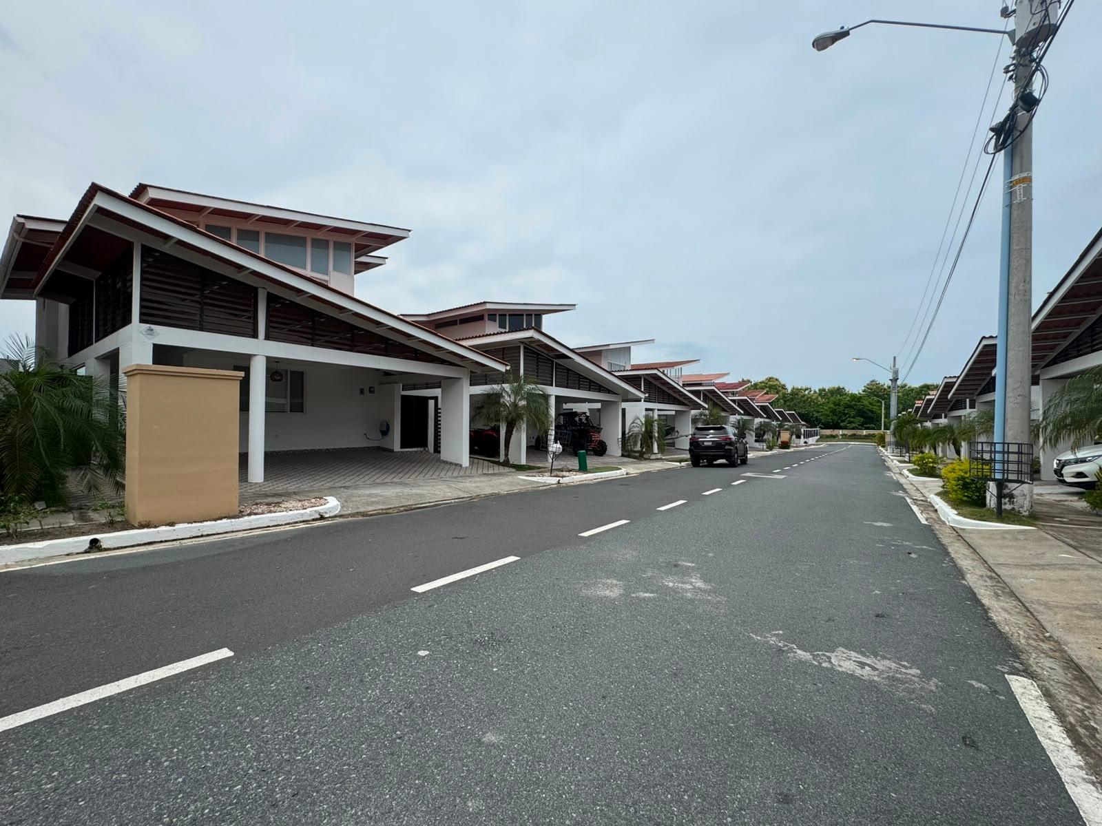 HOUSE FOR SALE PH PARADISE POINT, CORONADO